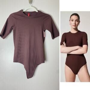 SPANX BODYSUIT S RIBBED CREWNECK SUIT YOURSELF SHORT SLEEVE SMOOTHER RAISIN